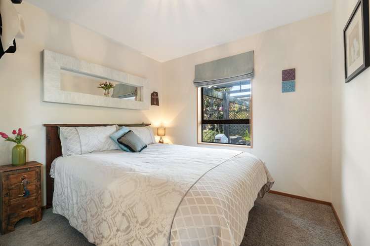 2/2 Fountainhead Lane Hillmorton_15