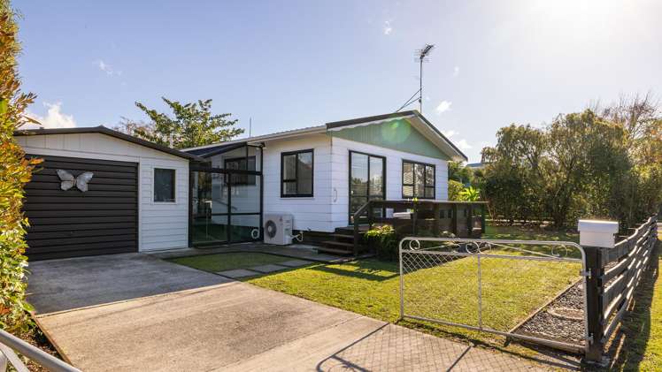 8 Deller Drive Carterton_0