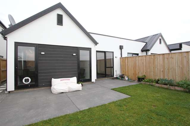 77 Faringdon Boulevard Rolleston_1