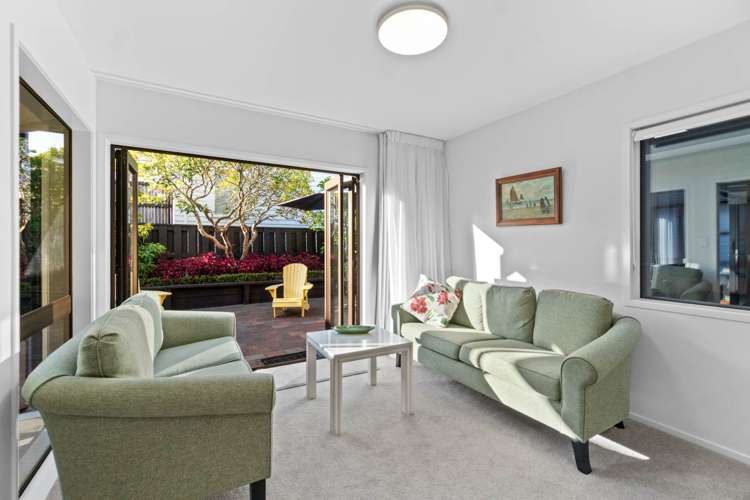 2/1 Penzance Road Mairangi Bay_8