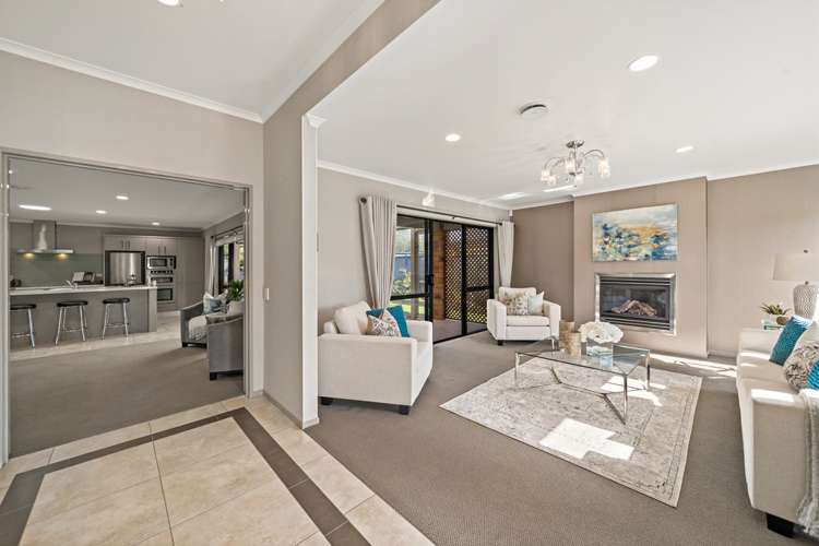 6 Pine Harbour Parade Beachlands_1