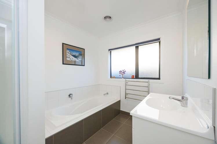 12 Ron Place Fitzherbert_17