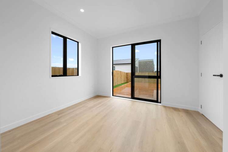 5 Ridgehill Rise Flat Bush_23