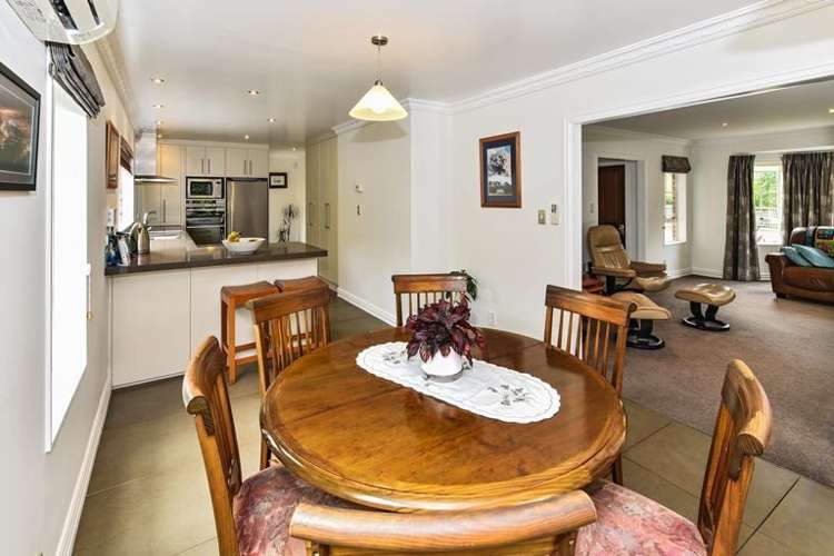 2 Muka Close The Gardens_6