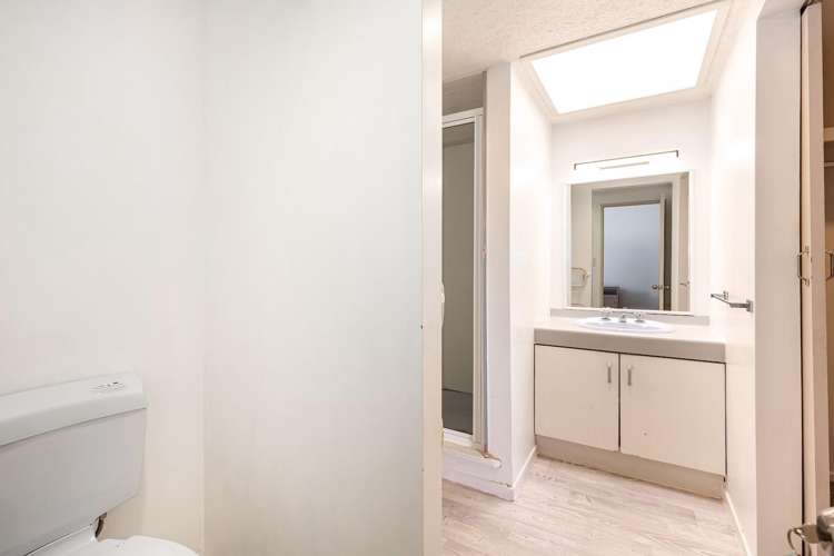 16 James Cook Drive Whitby_26