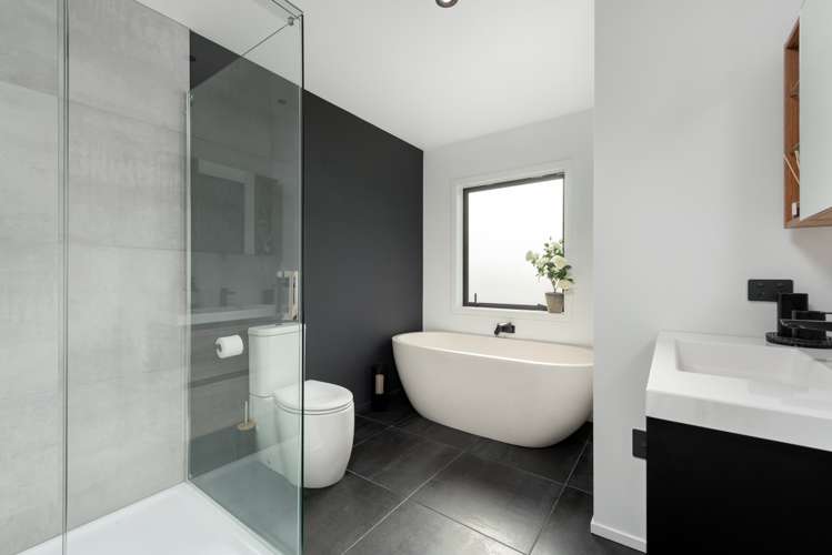 24 Puhirake Crescent Pyes Pa_1