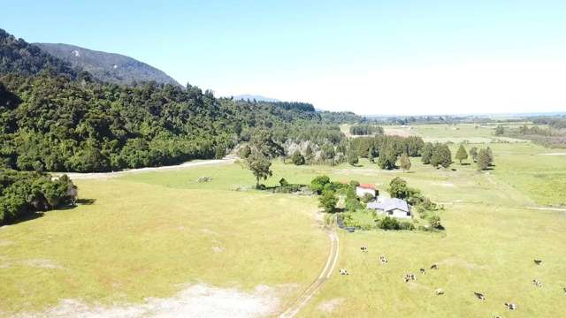 Dry Stock Grazing - State Highway, Birchfield