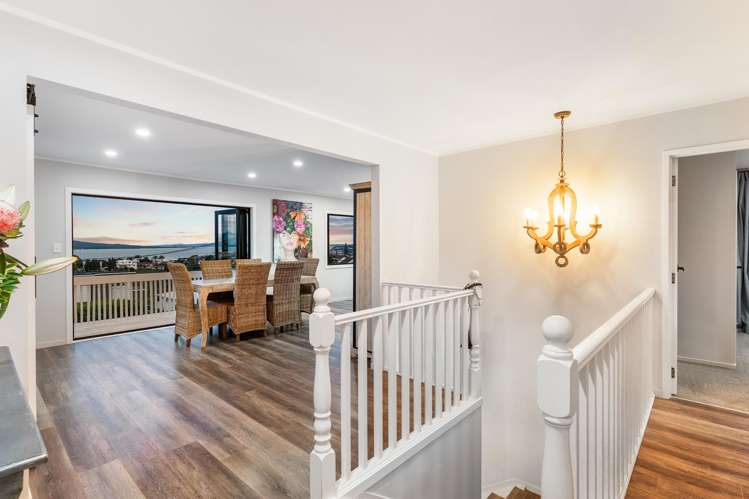 2/33 Parr Terrace Castor Bay_4