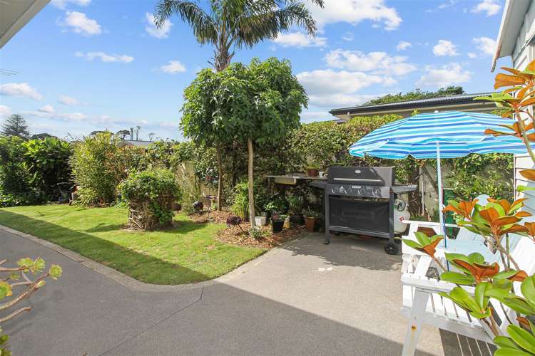 48 Wharf Road Clarks Beach_27