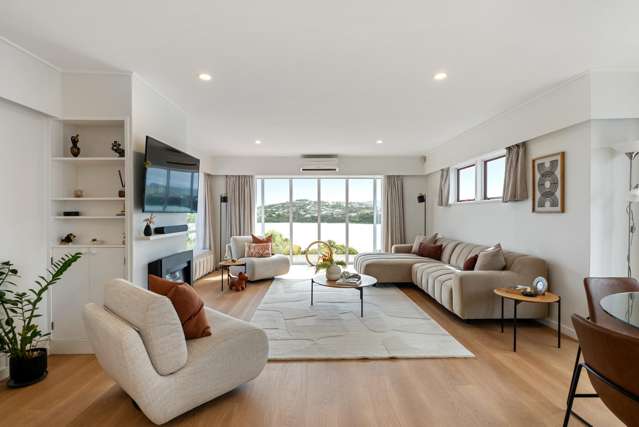 SEAVIEW SANCTUARY – SPACE, SUN & STUNNING INLET VIEWS
