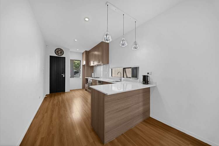 13 John Burn Road Takanini_14