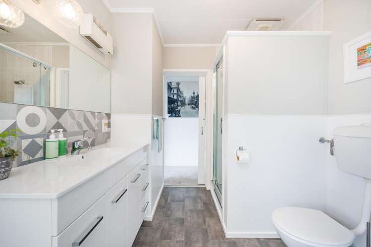 1435 Waughs Road Aorangi_17