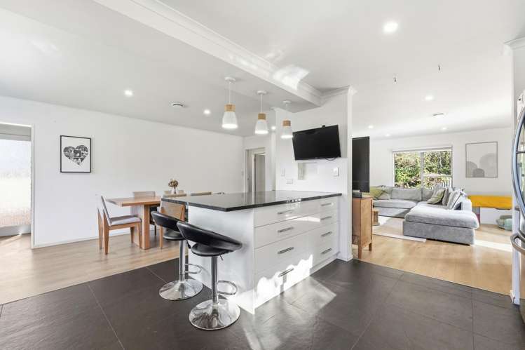 65 Roberts Avenue_4