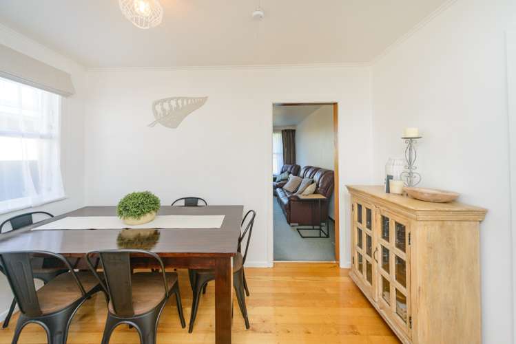 3 Sefton Avenue Highbury_9