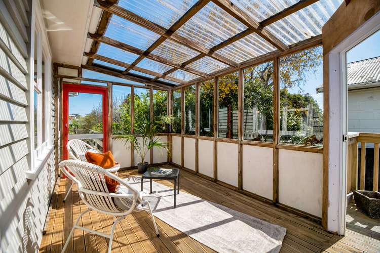 162 Seaview Road Westown_32