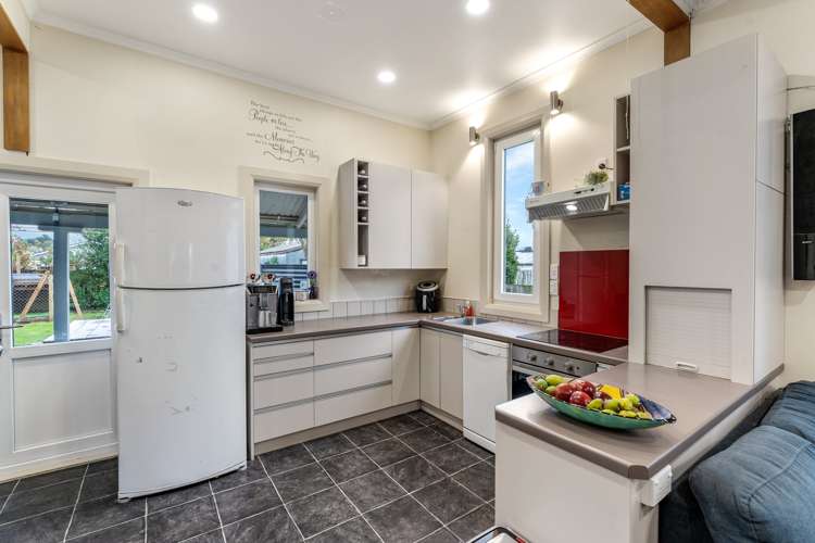 12 Crest Street Tainui_7