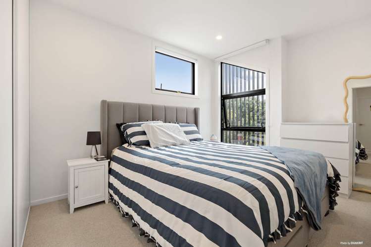 3/54 Barrack Road_3
