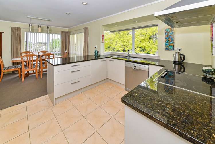 23 Sunningdale Street Wattle Downs_10