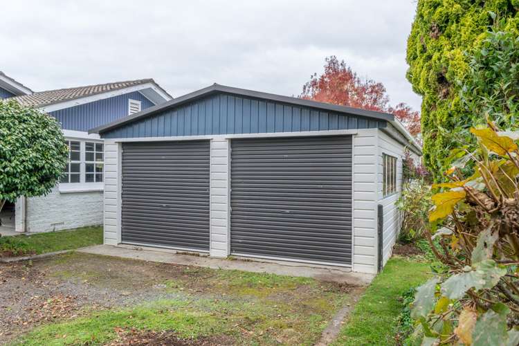 195 Athlone Drive Cambridge_14