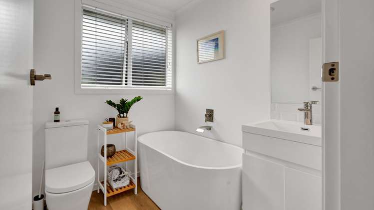 15 Kowhai Street Inglewood_14