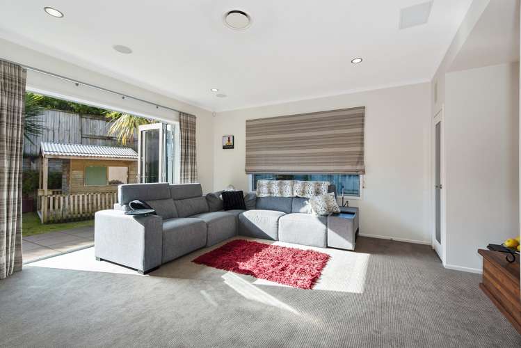 18 Compton Grove Huntington_17