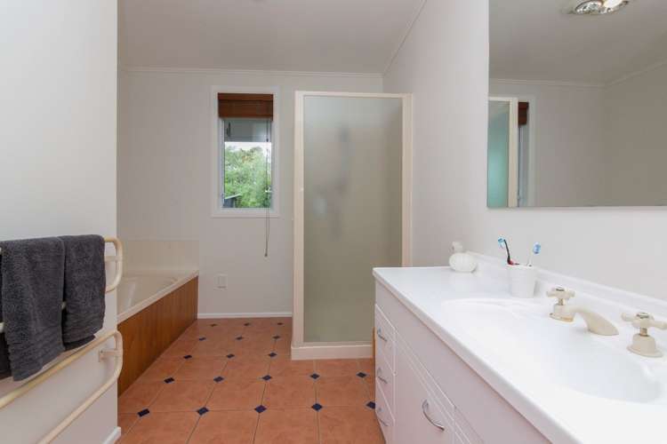 16 Tane Road Laingholm_14