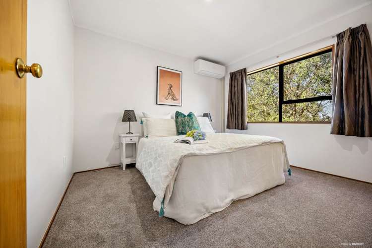 2/12 Spears Place Botany Downs_13