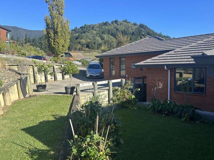 5 Bell Bird Rise 10728_20