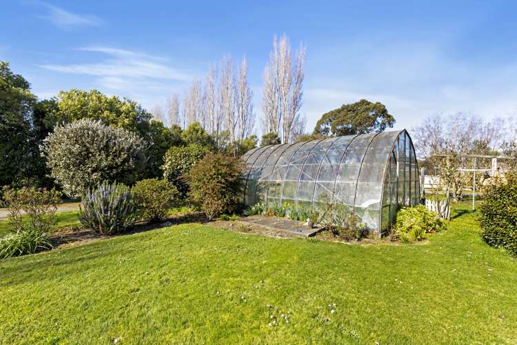 128 Main North Road Woodend_24