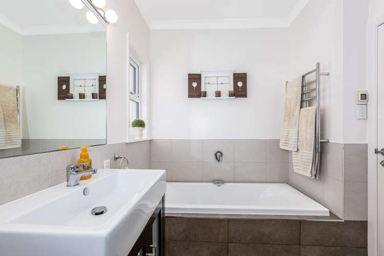 11 Hathaway Avenue Boulcott_13