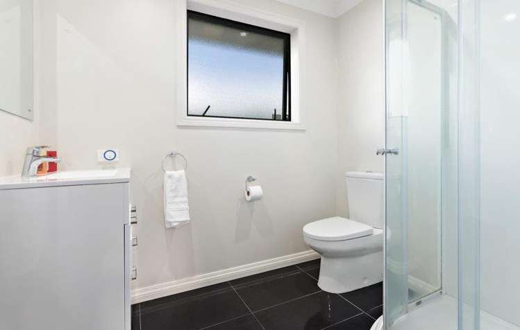 32 Laurie Avenue Papakura_6