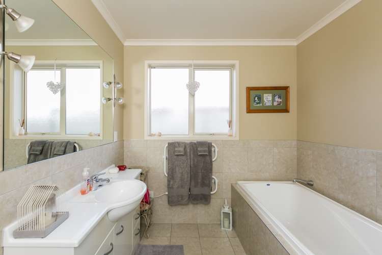 5 Pacific Avenue Poraiti_13