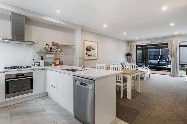 145 Bonair Crescent Silverdale_9