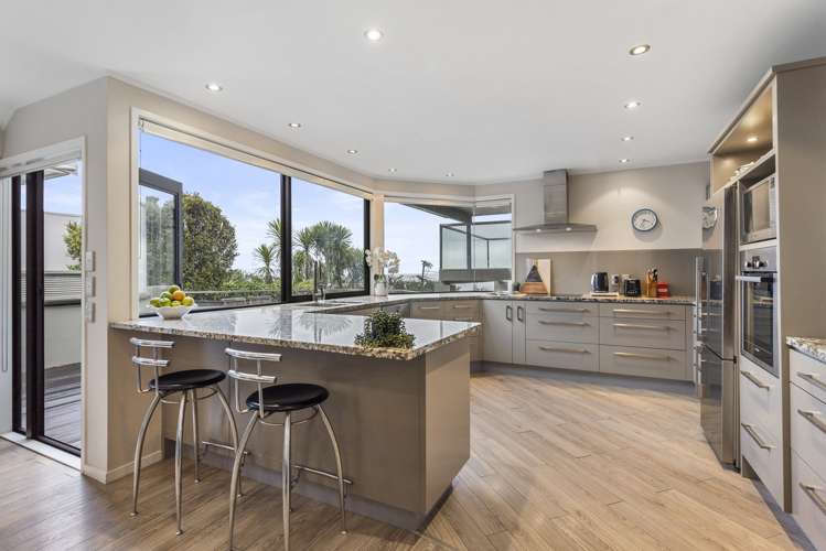 2/28 Orchard Road Waiake_10