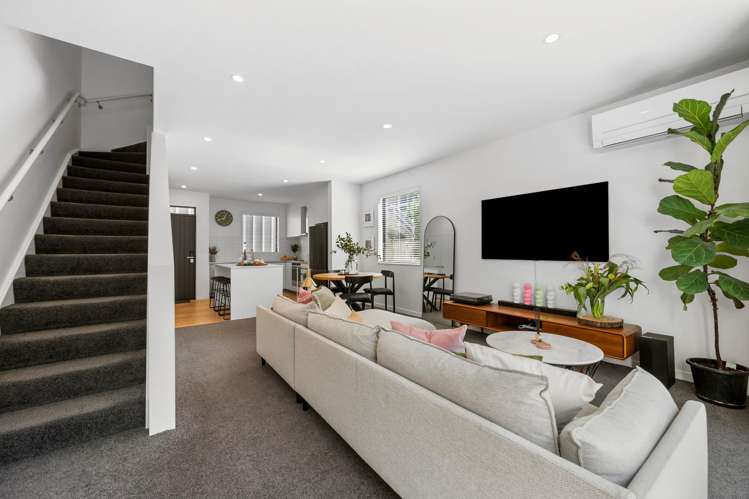 8-50 Friend Street Karori_11