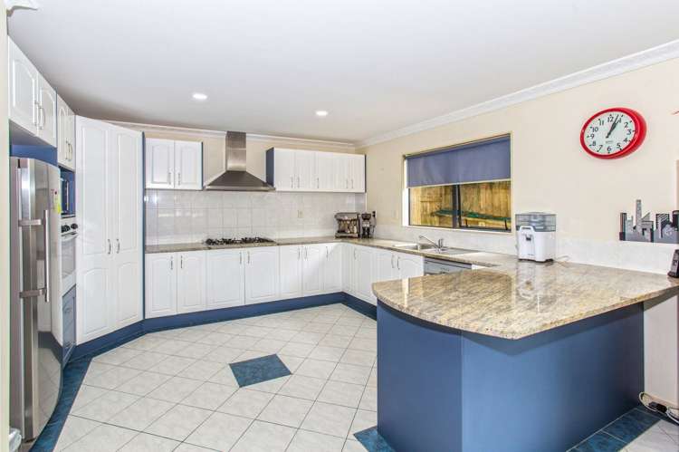 8 Baulcomb Parade Windsor Park_9