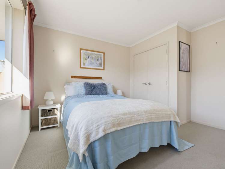 8 Montrose Place Pyes Pa_17
