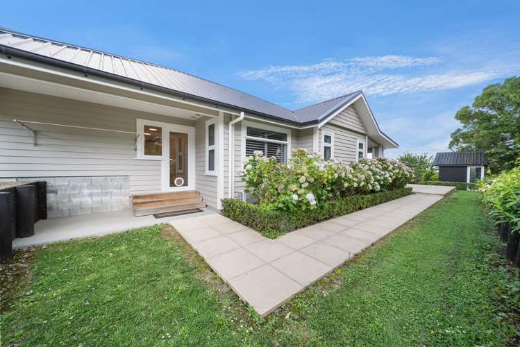 22 Lawrence Carter Drive Bombay_40