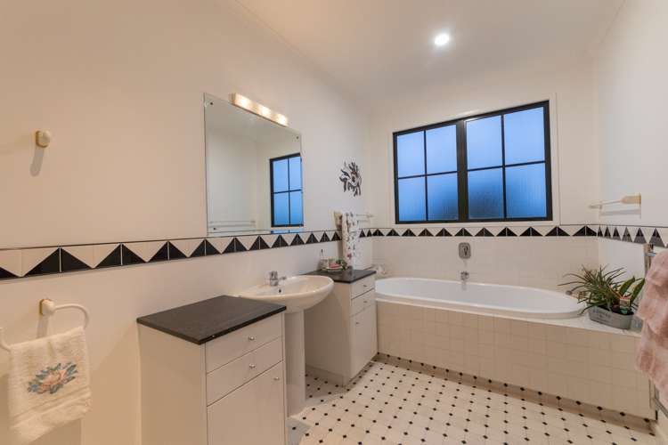 66 Pharazyn Road Feilding_23