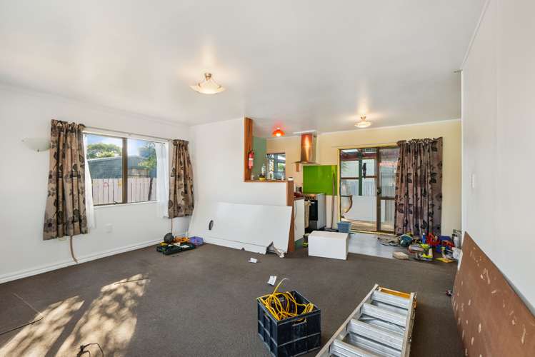 2/56a Burundi Avenue Clendon Park_1
