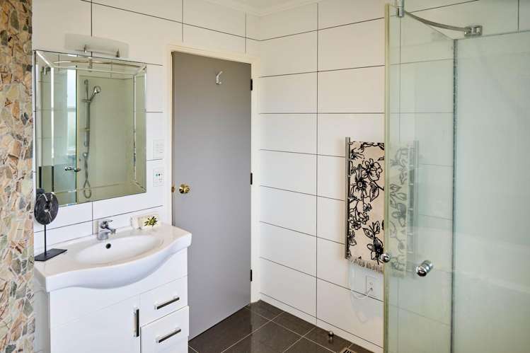 32 Wai-Iti Crescent Woburn_21