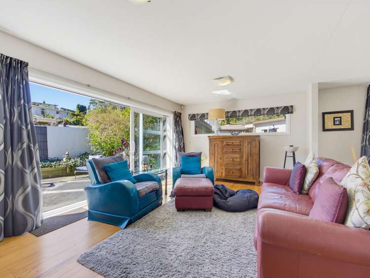 1 Silverbirch Grove Churton Park_8