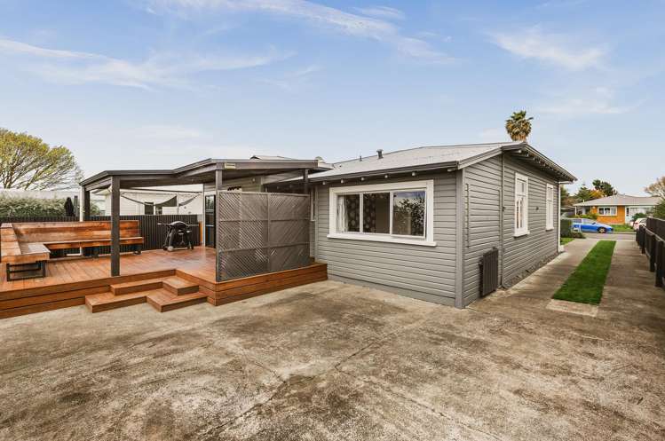 810 Queen Street East Parkvale_12