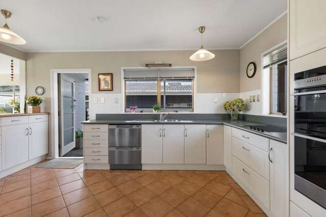 61 Rosario Crescent Red Beach_4