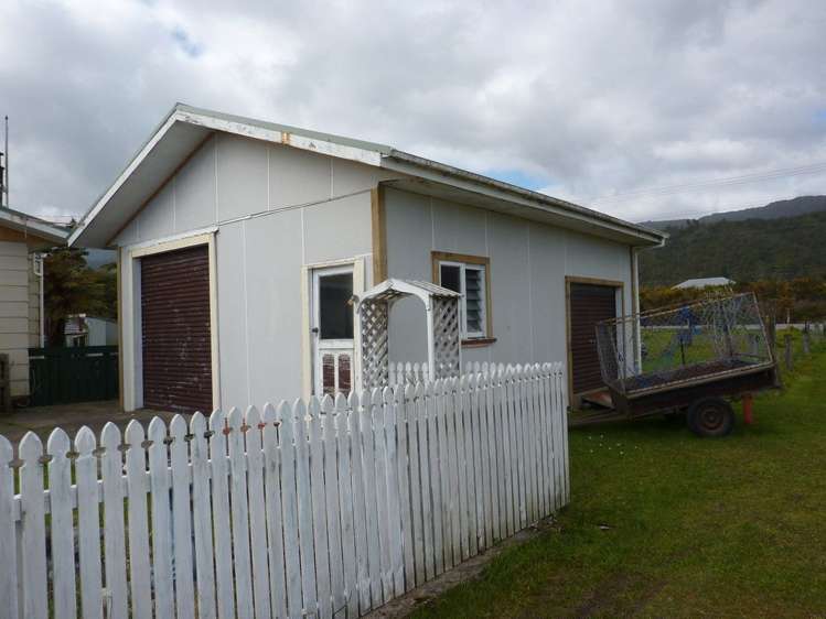 2 Sunderland Street Waimangaroa_15