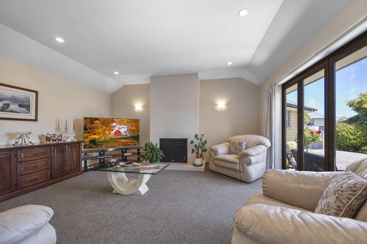 3 Gowan Close Shiel Hill_11