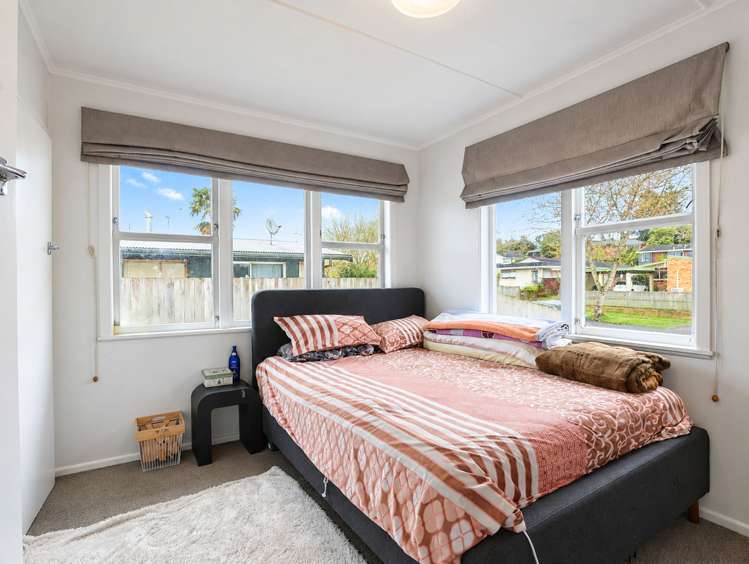 64 & 64A Aurora Terrace Hillcrest_4