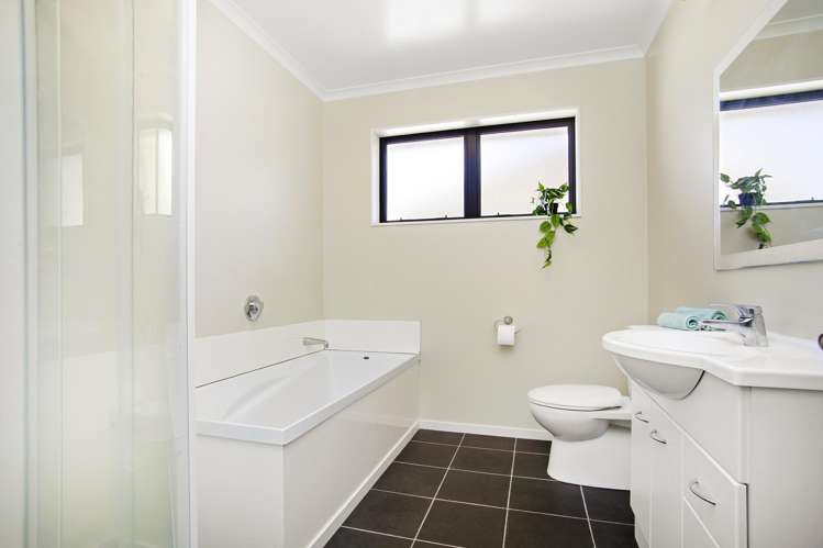 3a Savage Cres Upper Hutt_12