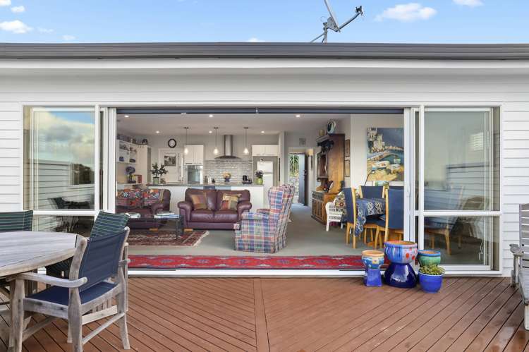 1 Melandra Road Stanmore Bay_8