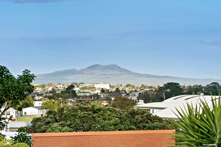 779 East Coast Road Northcross_10